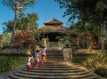 リゾート内寺院を参拝