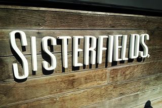 シスター・フィールズ・カフェ