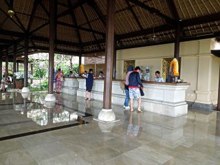 ホテル レセプション／フォーシーズンズ リゾート バリ アット ジンバラン ベイ