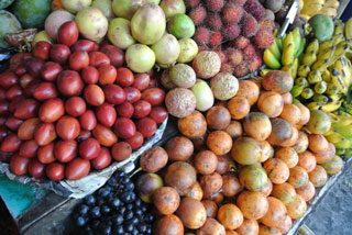 市場のフルーツ