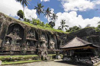 バリ島世界遺産ツアー タンパクシリンと絶景キンタマーニ＆ウブド観光