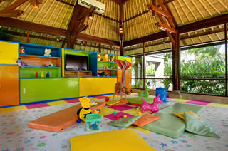 アヤナ キッズクラブ