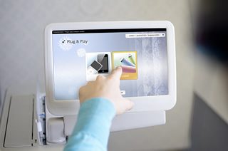 ビジネスクラス：全席にタッチパネル式のAVODシステムを採用/ガルーダ・インドネシア航空