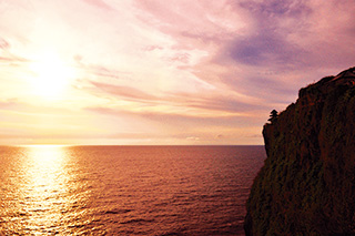 ウルワツの崖の夕日