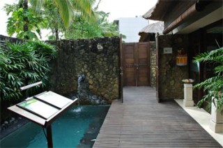 旅情たっぷりのスパは、ヴィラを改装して造られている／ザ ヘイブン バリ スミニャック