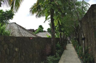 ヴィラ外観（ヴィラが並ぶ場所は別のリゾートのよう）／ザ ヘイブン バリ スミニャック