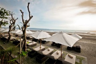 ホテル専用のビーチクラブを完備（イメージ）／ザ ヘイブン バリ スミニャック