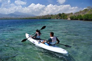 カヤックツアー（有料）もガイド付きでたっぷり楽しめます／ザ・ムンジャンガン